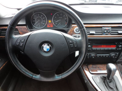 2006 BMW 330  i