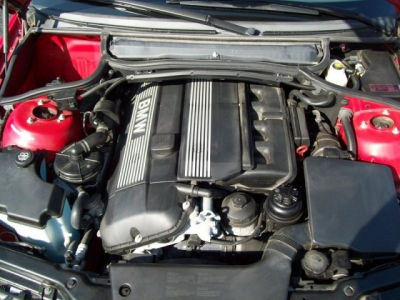 2004 BMW 330  i