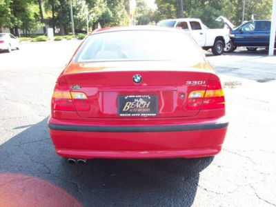 2004 BMW 330  i
