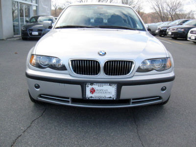 2004 BMW 330  xi