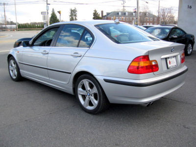 2004 BMW 330  xi