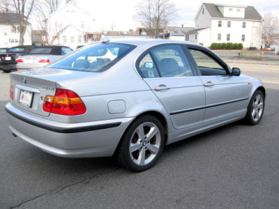 2004 BMW 330  xi