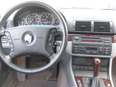 2004 BMW 330  xi