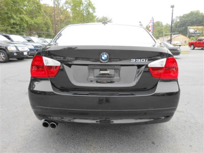 2006 BMW 330  i