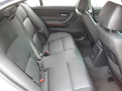 2006 BMW 330  i