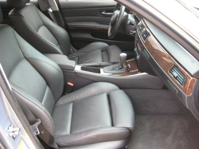 2006 BMW 330  i