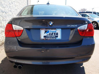 2006 BMW 330  i