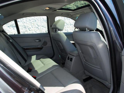 2006 BMW 330  i