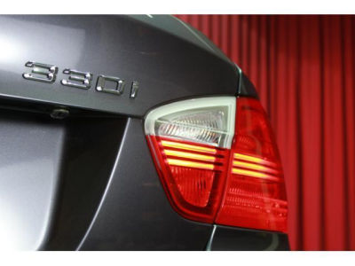 2006 BMW 330 i