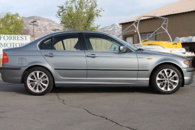 2005 BMW 330  xi