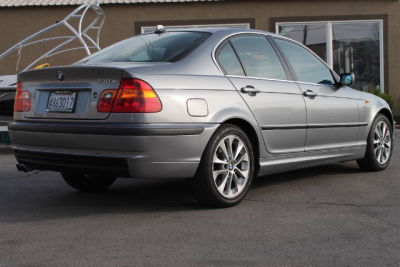 2005 BMW 330  xi