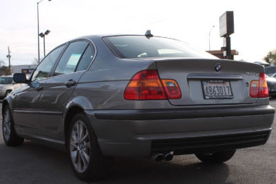 2005 BMW 330  xi