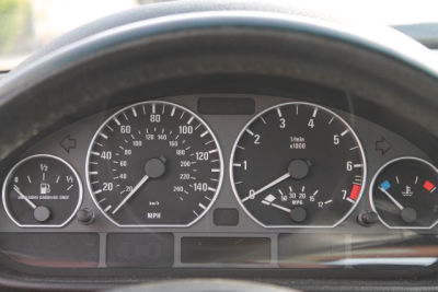 2005 BMW 330  xi
