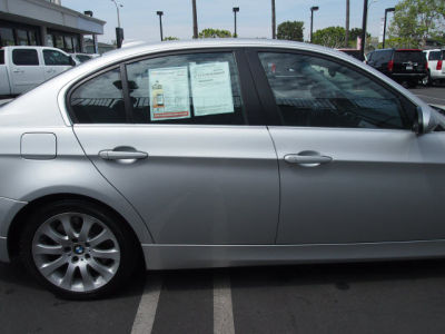 2006 BMW 330  i
