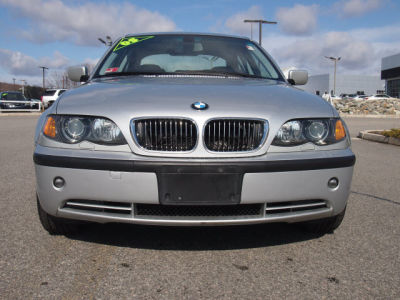 2005 BMW 330  xi