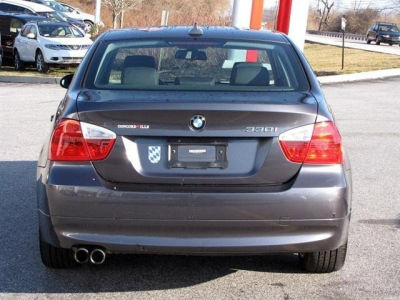 2006 BMW 330  i