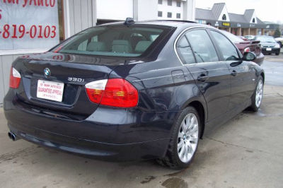 2006 BMW 330  i