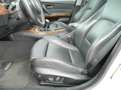 2006 BMW 330 i