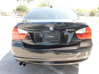 2006 BMW 330  i