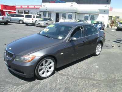 2006 BMW 330  xi