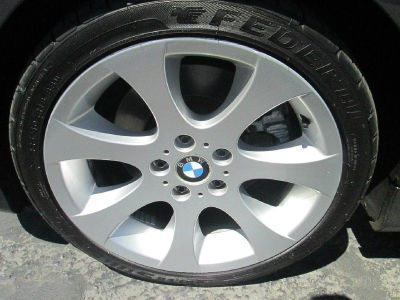 2006 BMW 330  xi