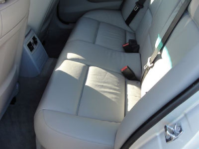 2006 BMW 330  i