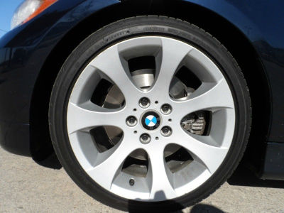 2006 BMW 330  i