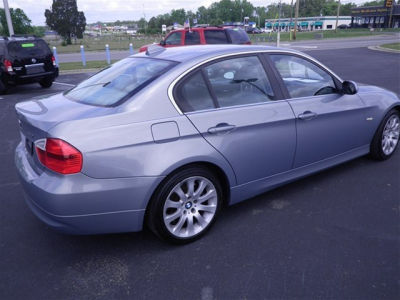 2006 BMW 330  i