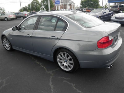 2006 BMW 330  i