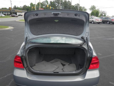 2006 BMW 330  i