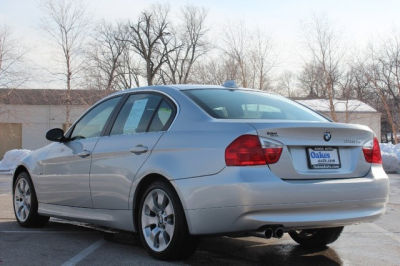 2006 BMW 330  xi