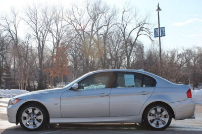 2006 BMW 330  xi