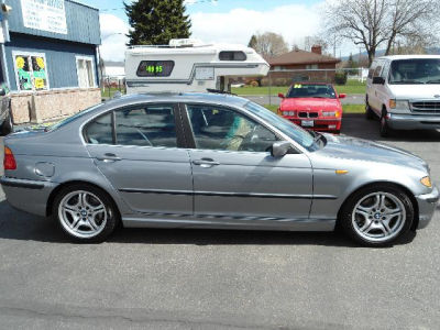 2004 BMW 330  i