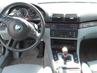 2004 BMW 330  i