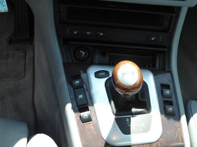 2004 BMW 330  i