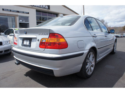 2004 BMW 330  xi