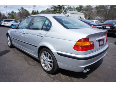 2004 BMW 330  xi