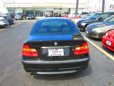 2004 BMW 330  i