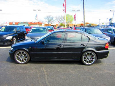 2004 BMW 330  i