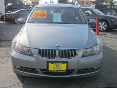 2006 BMW 330  i