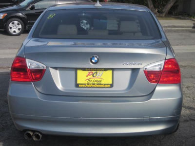 2006 BMW 330  i