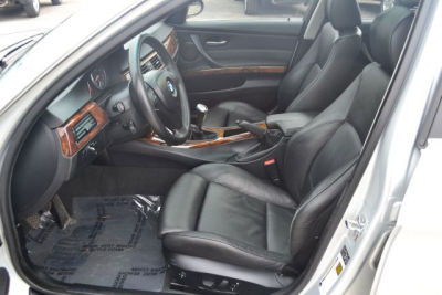 2006 BMW 330  i