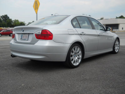 2006 BMW 330  i