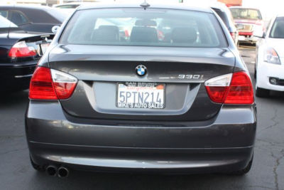 2006 BMW 330  i