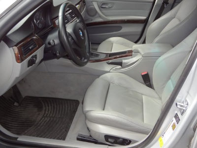 2006 BMW 330  i