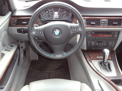 2006 BMW 330  i