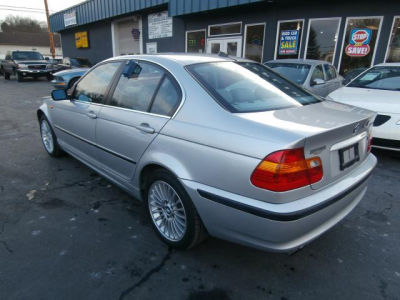 2003 BMW 330  xi