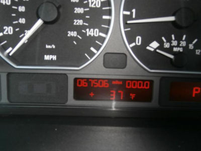 2003 BMW 330  xi