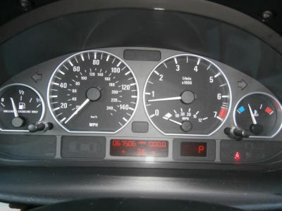 2003 BMW 330  xi