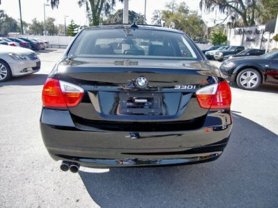 2006 BMW 330  i